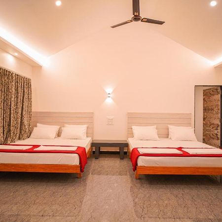 Kings Resort Дандели Екстериор снимка